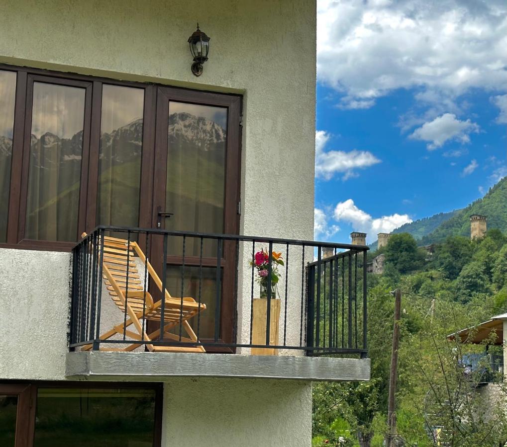 Bala'S House Hotel Местия Екстериор снимка