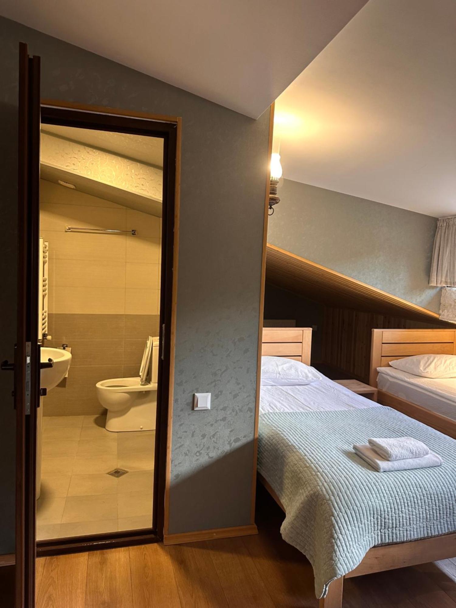 Bala'S House Hotel Местия Екстериор снимка