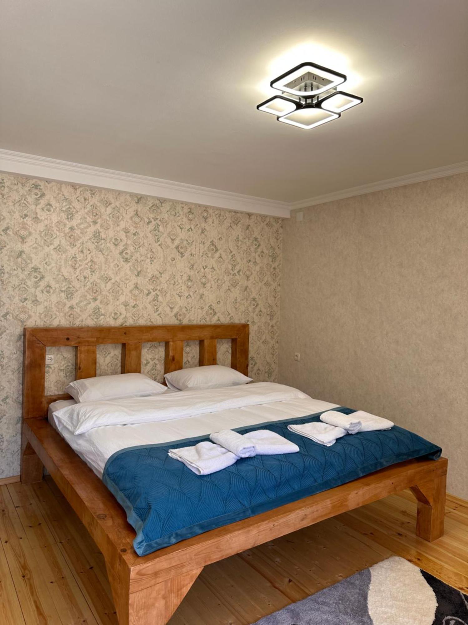 Bala'S House Hotel Местия Екстериор снимка